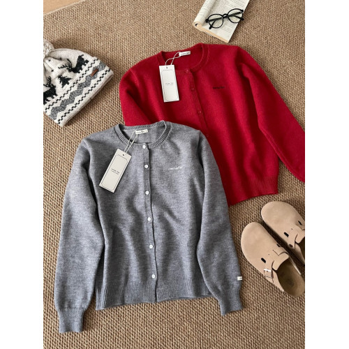 韓代@over* 顔色版型超正!軟糯有厚度刺綉布標復古針織毛衣開衫 韓代@over* 顔色版型超正!軟糯有厚度刺綉布標復古針織毛衣開衫