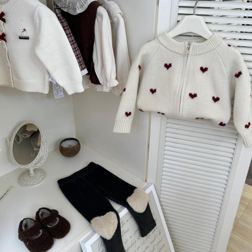 女童杏色愛心加厚開衫秋冬2025新款拉鍊毛衣韓版童裝針織衫外套潮