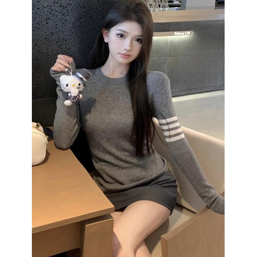 條紋灰色針織衫女秋季2025新款高級感內搭打底衫修身顯瘦長袖上衣