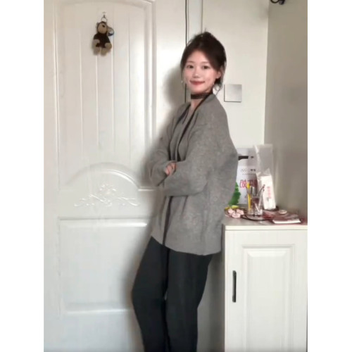 美式高街寬松百搭字母v領長袖針織衫女春秋慵懶風甜酷別致上衣潮 美式高街寬松百搭字母v領長袖針織衫女春秋慵懶風甜酷別致上衣潮