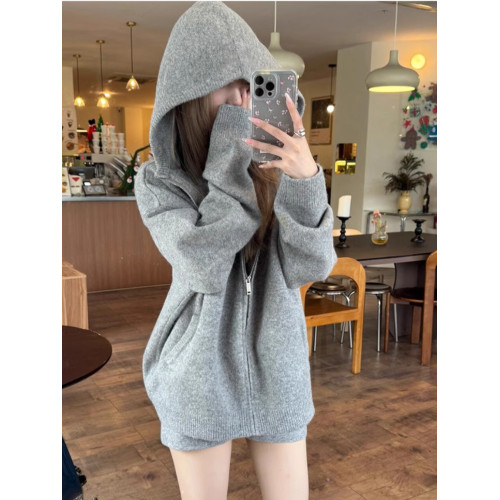 一整套韓系穿搭減齡灰色連帽針織外套女顯瘦短褲松弛感休閒套裝