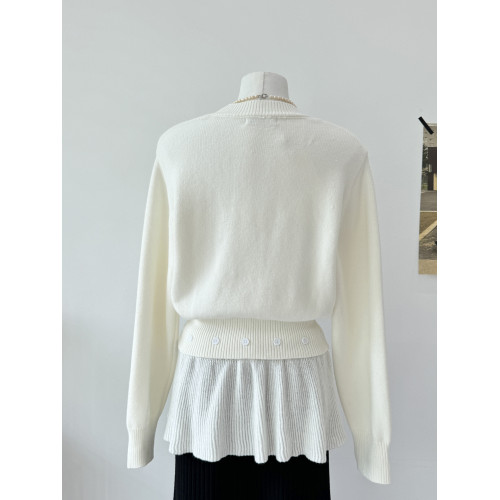 小路故事【雛菊舞會 daisy】休閒感刺綉慵懶風寬松毛衣 小路故事【雛菊舞會 daisy】休閒感刺綉慵懶風寬松毛衣