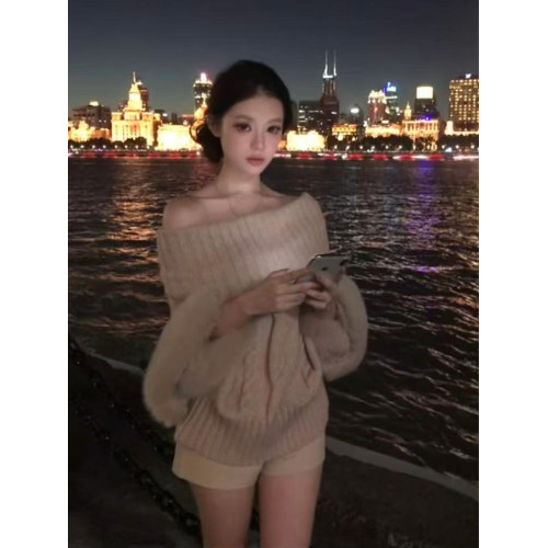 【京洛佳人】袖口仿狐狸毛高領羊毛混紡麻花針織上衣套頭毛衣女 【京洛佳人】袖口仿狐狸毛高領羊毛混紡麻花針織上衣套頭毛衣女