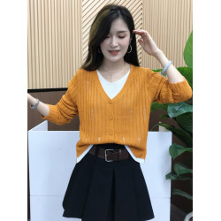 休閒寬松顯瘦小衆拼接上衣女2025秋季新款設計感假兩件V領針織衫