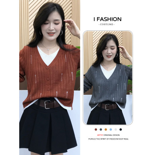 休閒寬松顯瘦小衆拼接上衣女2025秋季新款設計感假兩件V領針織衫