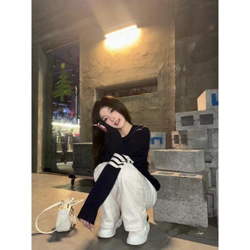 正確版】2025秋冬經典四條桿TB圓領長袖針織衫毛衣套頭打底衫T恤 正確版】2025秋冬經典四條桿TB圓領長袖針織衫毛衣套頭打底衫T恤