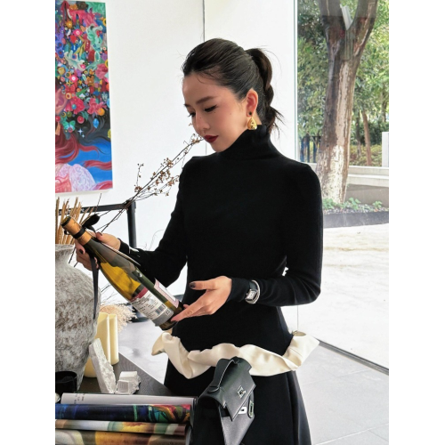 黑色針織上衣女秋冬小衆不撞款高級小香風巨好看輕熟氣質掐腰毛衣 黑色針織上衣女秋冬小衆不撞款高級小香風巨好看輕熟氣質掐腰毛衣