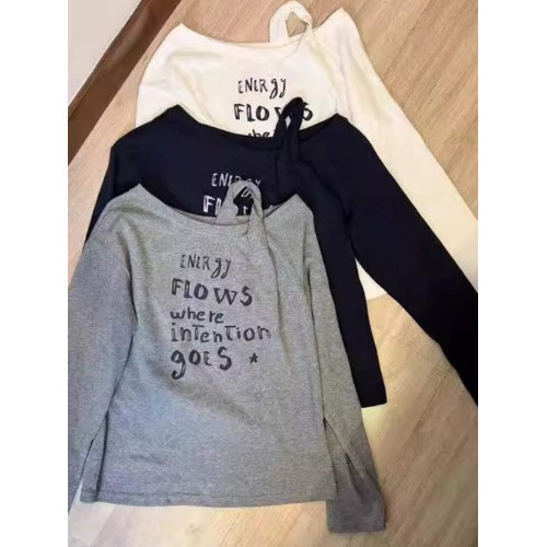 韓系字母印花斜領露肩長袖T恤2025秋季新款女設計感寬松百搭上衣 韓系字母印花斜領露肩長袖T恤2025秋季新款女設計感寬松百搭上衣