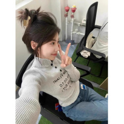 韓系灰色半高領針織衫女春秋新款字母設計感氣質翻領早秋薄款上衣