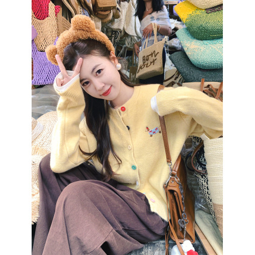 曾小鹹韓系黃色刺綉毛衣外套女秋冬寬鬆毛織針織開衫上衣秋季秋裝