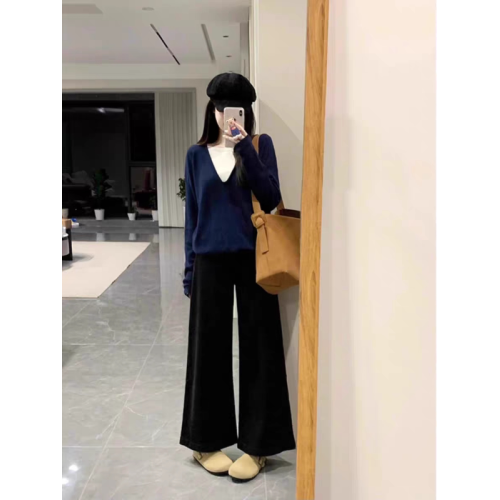 慵懶風軟糯V領藏青色假兩件針織衫女秋冬學院風氣質寬松毛衣上衣