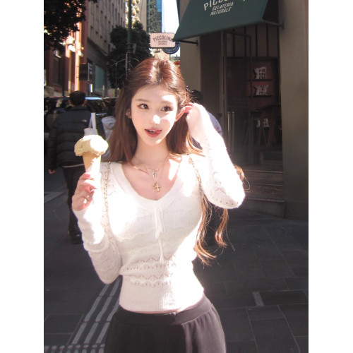 大碼胖mm白色鏤空波浪V領針織上衣女秋冬內搭設計感綁帶長袖毛衣