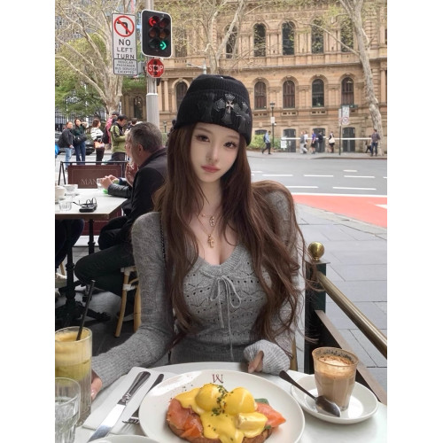 大碼胖mm白色鏤空波浪V領針織上衣女秋冬內搭設計感綁帶長袖毛衣