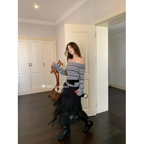 復古撞色條紋氣質一字領針織小衫秋冬季2025新款修身顯瘦露肩上衣