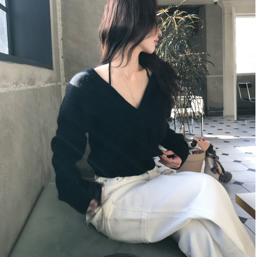 毛針織衫女韓國chic設計感簡約V領輕熟百搭掛脖兩穿一字肩短上衣 毛針織衫女韓國chic設計感簡約V領輕熟百搭掛脖兩穿一字肩短上衣