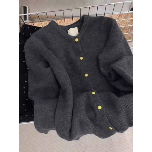 軟糯浣熊絨金釦針織衫開衫秋冬新款韓系溫柔風百搭顯瘦毛衣外套女 軟糯浣熊絨金釦針織衫開衫秋冬新款韓系溫柔風百搭顯瘦毛衣外套女