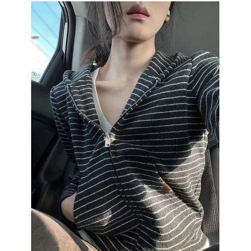 韓系秋冬季灰色連帽條紋開衫毛衣外套女休閒軟糯針織衫上衣衛衣 韓系秋冬季灰色連帽條紋開衫毛衣外套女休閒軟糯針織衫上衣衛衣