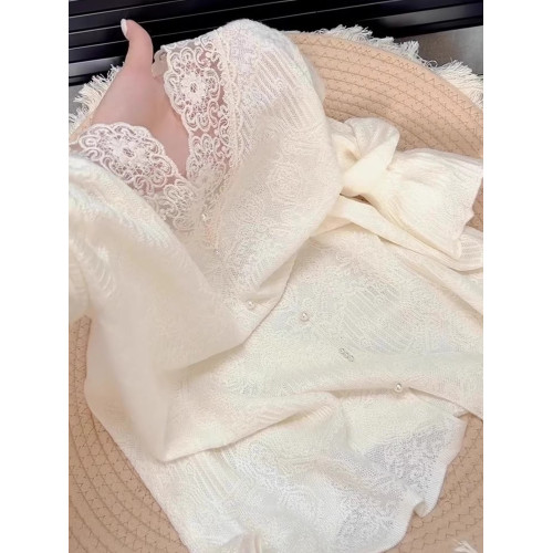 杏色蕾絲針織衫高級感釘珠設計百搭氣質溫柔薄款長袖上衣早秋2025