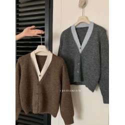 Y.JIA 伊嘉2025十三行早秋新款簡約設計感撞色假兩件V領針織開衫