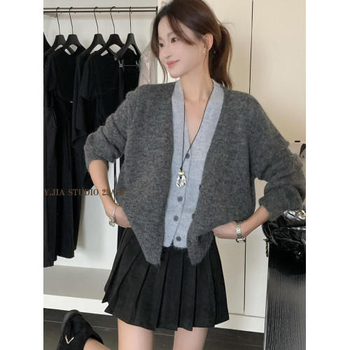 Y.JIA 伊嘉2025十三行早秋新款簡約設計感撞色假兩件V領針織開衫