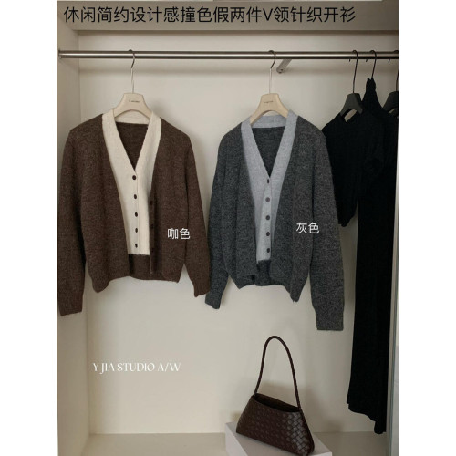 Y.JIA 伊嘉2025十三行早秋新款簡約設計感撞色假兩件V領針織開衫