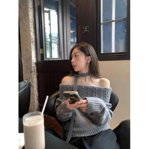 韓系灰色一字肩毛衣女秋冬高級感寬松外穿慵懶風獨特漂亮針織上衣 韓系灰色一字肩毛衣女秋冬高級感寬松外穿慵懶風獨特漂亮針織上衣