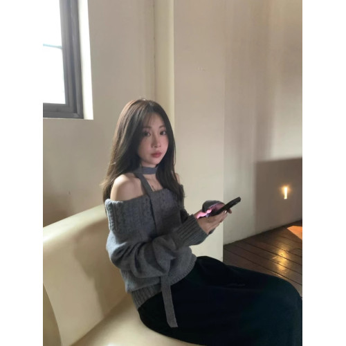 韓系灰色一字肩毛衣女秋冬高級感寬松外穿慵懶風獨特漂亮針織上衣 韓系灰色一字肩毛衣女秋冬高級感寬松外穿慵懶風獨特漂亮針織上衣