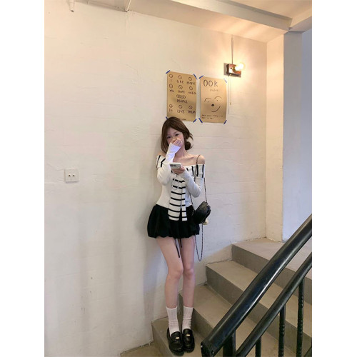 純欲風黑白條紋拼接系帶一字肩修身顯瘦針織2025秋季露肩辣妹上衣 純欲風黑白條紋拼接系帶一字肩修身顯瘦針織2025秋季露肩辣妹上衣