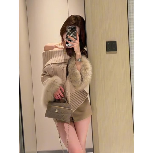 一字肩長袖鬭篷毛衣女秋季純欲千金風寬松顯瘦高級感辣妹露肩上衣