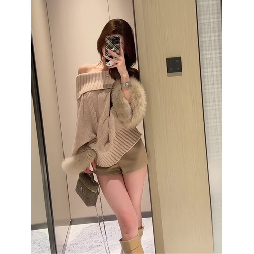 一字肩長袖鬭篷毛衣女秋季純欲千金風寬松顯瘦高級感辣妹露肩上衣