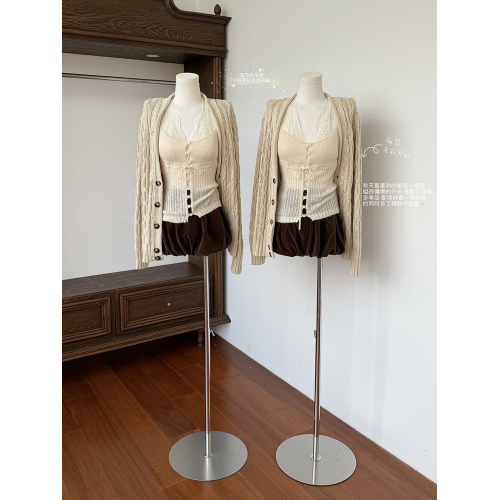 玖月伍 溫莎的午後 100%棉V領麻花毛衣女秋季高級感韓系開衫外套 玖月伍 溫莎的午後 100%棉V領麻花毛衣女秋季高級感韓系開衫外套