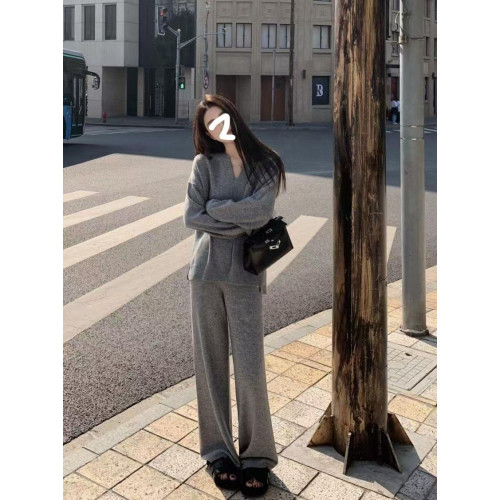 慵懶溫柔系穿搭針織套裝秋冬新款高級感時尚氣質毛衣濶腿褲兩件套 慵懶溫柔系穿搭針織套裝秋冬新款高級感時尚氣質毛衣濶腿褲兩件套