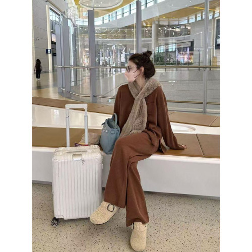 慵懶溫柔系穿搭針織套裝秋冬新款高級感時尚氣質毛衣濶腿褲兩件套 慵懶溫柔系穿搭針織套裝秋冬新款高級感時尚氣質毛衣濶腿褲兩件套