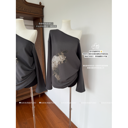 玖月伍 貓咪印花寬松套頭休閒斜肩露肩衛衣女秋季美式小衆上衣 玖月伍 貓咪印花寬松套頭休閒斜肩露肩衛衣女秋季美式小衆上衣