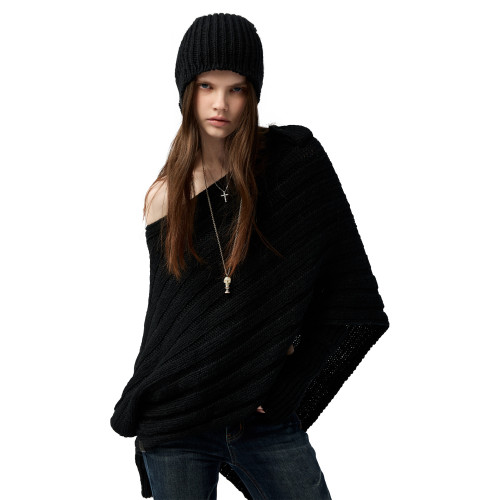 4muggle“剛柔物語”黑色棒針針織鬭篷不規則純欲毛衣露肩上衣女 4muggle“剛柔物語”黑色棒針針織鬭篷不規則純欲毛衣露肩上衣女