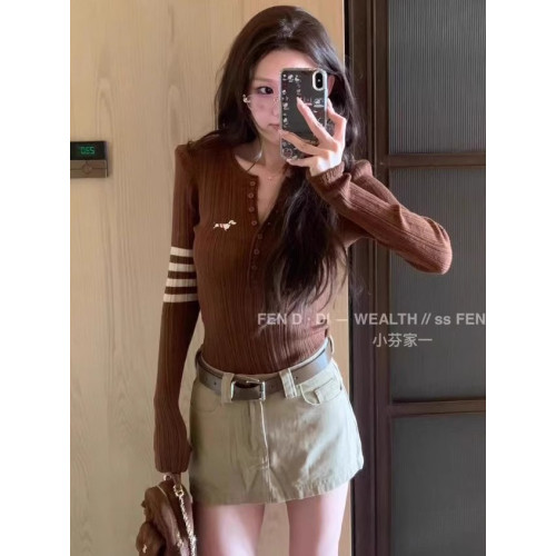 ~小芬家秋冬富家千金輕奢風墊肩顯瘦V領TB風針織衫打底衫內搭