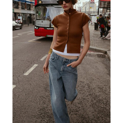 2025秋季新品時尚通勤短袖排釦飾圓領無袖針織上衣 5536160