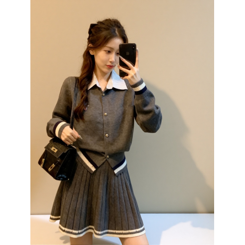 韓系早秋超火穿搭套裝女2025新款學院風灰色針織毛衣半身裙兩件套 韓系早秋超火穿搭套裝女2025新款學院風灰色針織毛衣半身裙兩件套