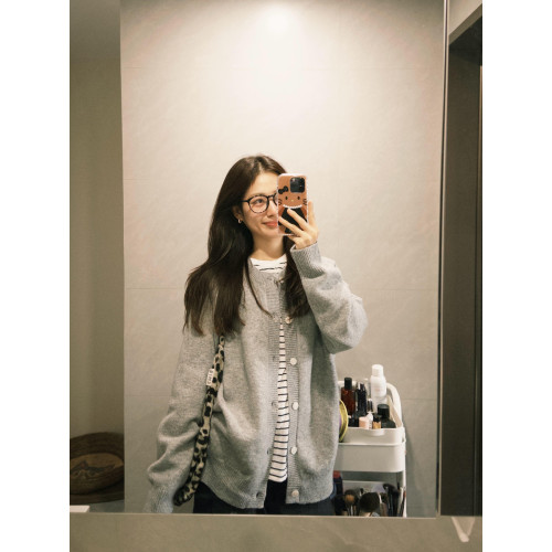 韓系早秋季復古灰色針織開衫毛衣女裝寬松外搭慵懶風休閒外套上衣 韓系早秋季復古灰色針織開衫毛衣女裝寬松外搭慵懶風休閒外套上衣