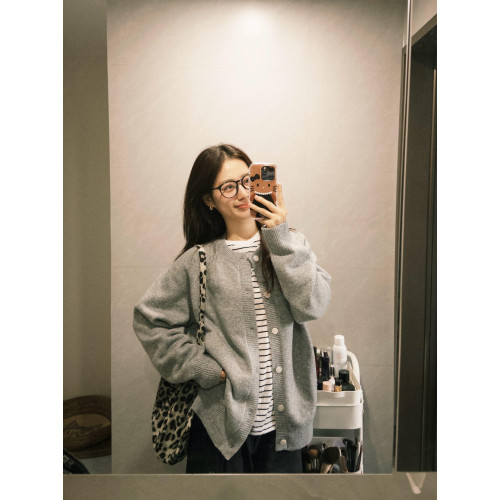 韓系早秋季復古灰色針織開衫毛衣女裝寬松外搭慵懶風休閒外套上衣 韓系早秋季復古灰色針織開衫毛衣女裝寬松外搭慵懶風休閒外套上衣