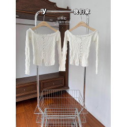 早秋新款趙露思同款白色一字肩針織衫女修身顯瘦露鎖骨高級感上衣