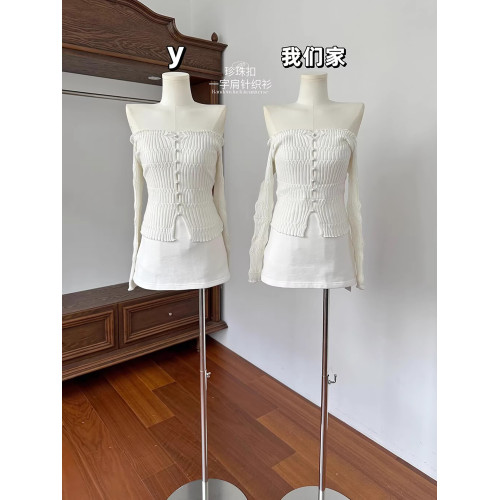 早秋新款趙露思同款白色一字肩針織衫女修身顯瘦露鎖骨高級感上衣