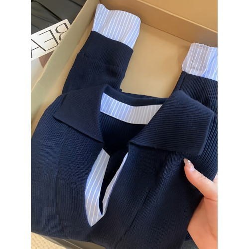 設計感假兩件撞色拼接條紋針織衫女早秋新款小衆顯瘦V領長袖上衣