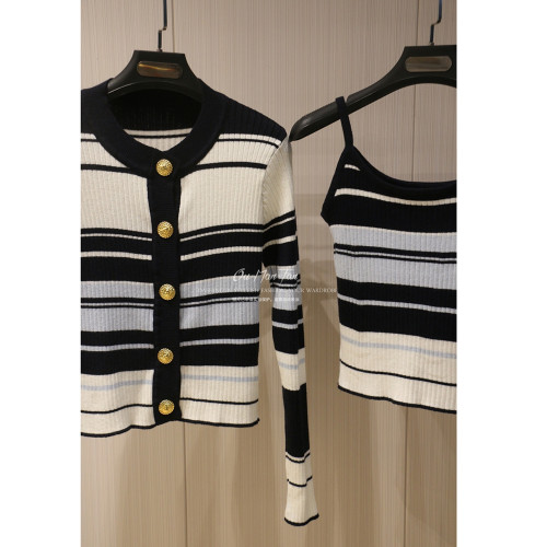 2025早秋新款小香風撞色條紋短款圓領長袖針織毛衣開衫吊帶兩件套