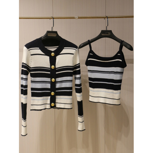 2025早秋新款小香風撞色條紋短款圓領長袖針織毛衣開衫吊帶兩件套