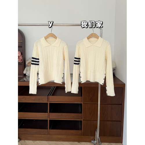 玖月伍 利玆新貴 翻領設計三條杠麻花套頭毛衣女正肩針織短上衣 玖月伍 利玆新貴 翻領設計三條杠麻花套頭毛衣女正肩針織短上衣