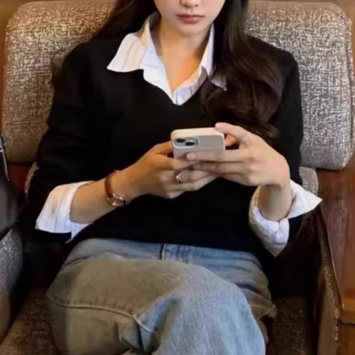 妞妞家秋季新品女士簡約復古學院風V領羊毛長袖百搭針織衫8188