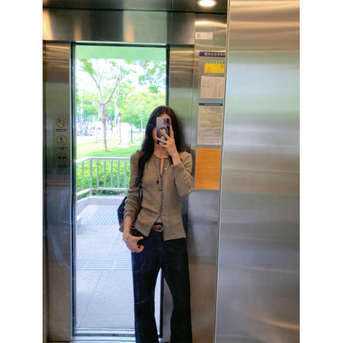 文藝日雜~松弛感灰色收腰長袖針織衫女秋寬鬆顯瘦百搭打底衫上衣