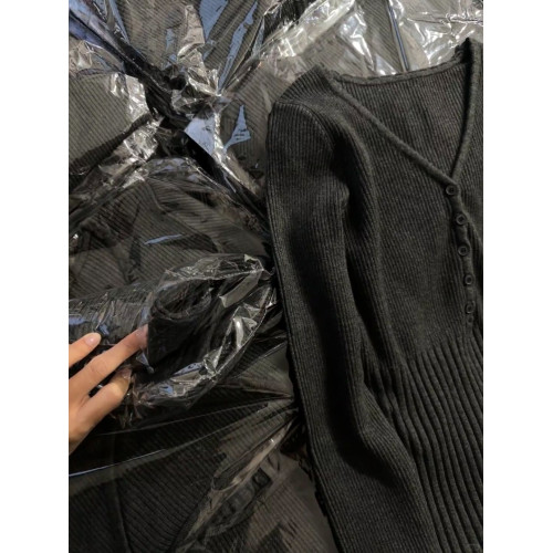 早秋穿搭韓系灰色V領針織打底衫女內搭2025新款開衫外套收腰上衣 早秋穿搭韓系灰色V領針織打底衫女內搭2025新款開衫外套收腰上衣