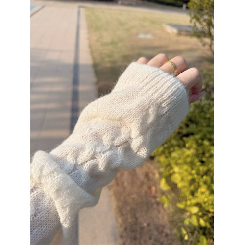 Bluee33 清純白色馬海毛麻花珍珠釦手工鉤花針織開衫圓領毛衣外套